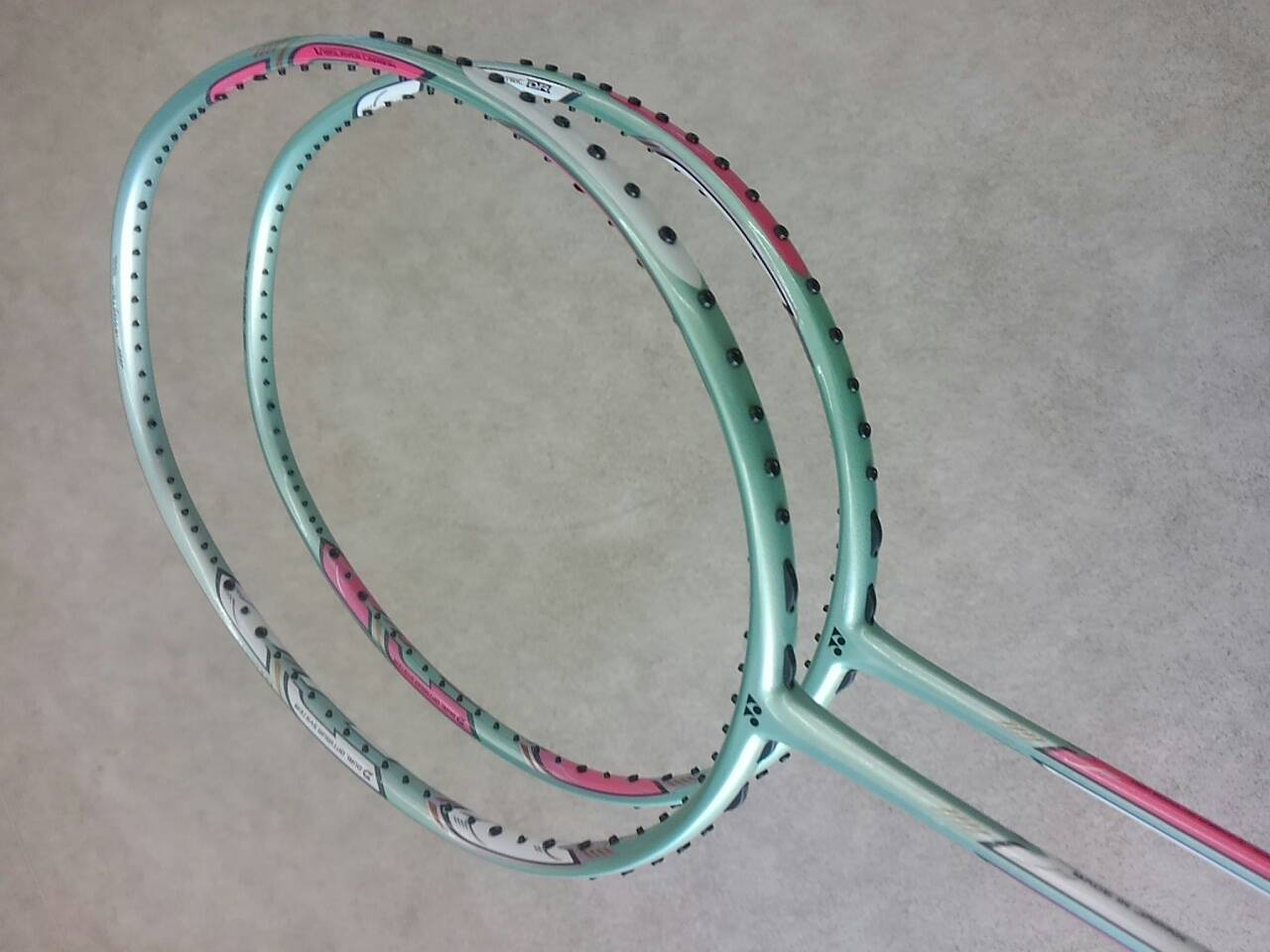 ヨネックス希少 限定カラー 新品 YONEX バドミントン ラケット DUORA6